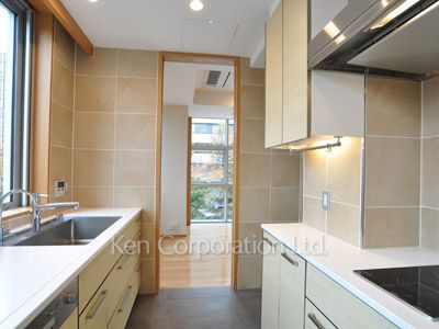 千鳥ヶ淵ハウスの写真 キッチン ※1階の同じ間取タイプを撮影。仕様が異なることがあります。