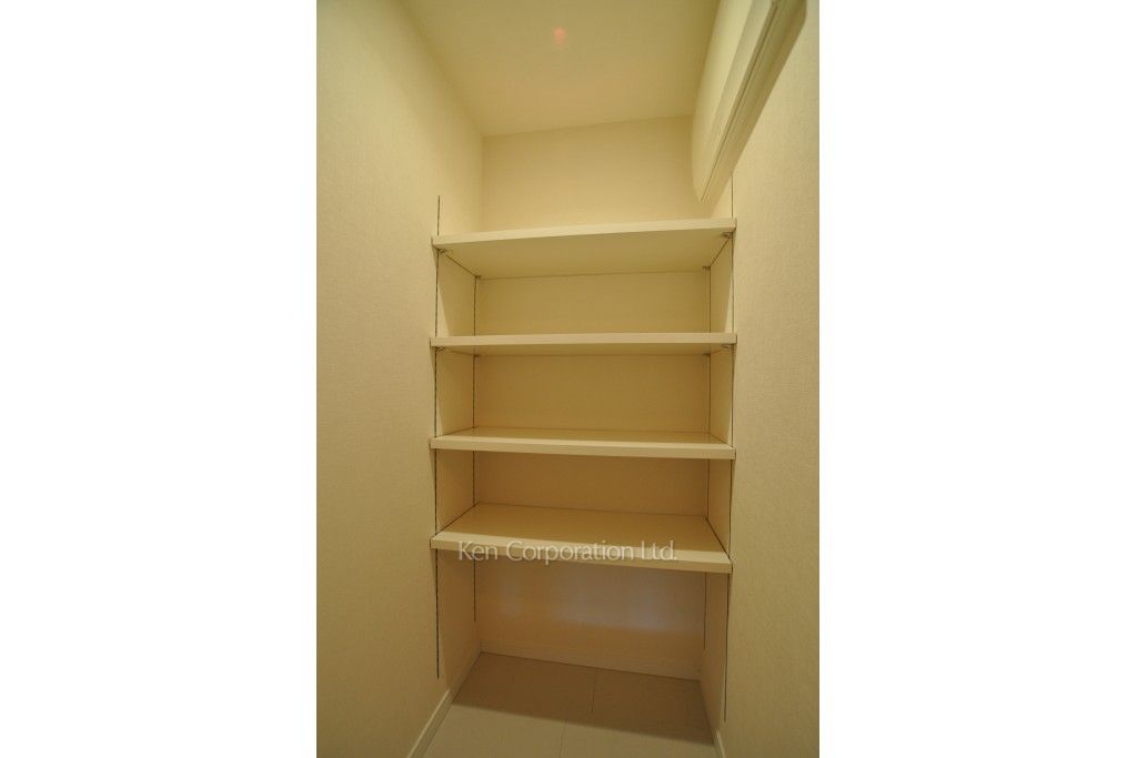パークアクシス青山一丁目タワーの写真 シューズインクローゼット ※34階の同じ間取タイプを撮影。仕様が異なることがあります。