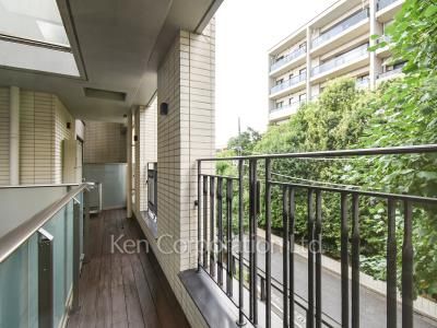 The Manor Nishi-Azabuの写真 バルコニー