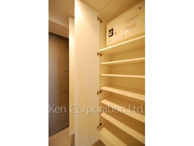 シューズクローゼット ※7階の同じ間取タイプを撮影。仕様が異なることがあります。