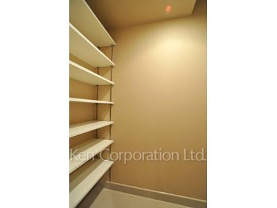 MY TOWER RESIDENCEの写真 シューズインクローゼット ※19階の同じ間取タイプを撮影。仕様が異なることがあります。