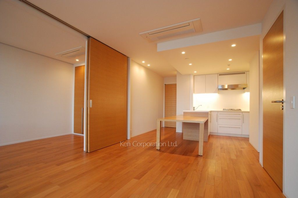 パークアクシス青山一丁目タワーの写真 リビングダイニング ※8階の同じ間取タイプを撮影。仕様が異なることがあります。