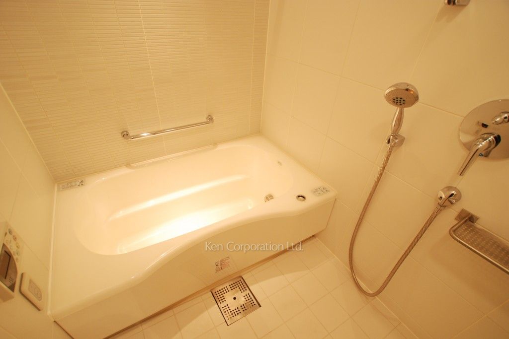 パークアクシス青山一丁目タワーの写真 バスルーム ※8階の同じ間取タイプを撮影。仕様が異なることがあります。