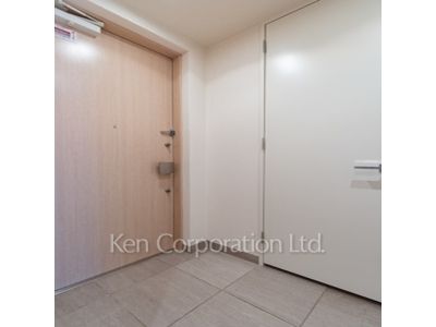 玄関 ※写真・画像は実際と異なる場合がございます。部屋写真は同一タイプのものです。（ただし、画像中にタイプ名の記載がある場合はその記載内容を優先します。）