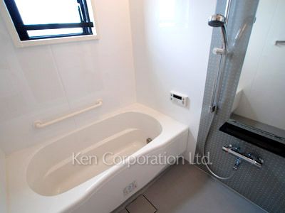 レジディアタワー中目黒の写真 バスルーム ※13階の同じ間取タイプを撮影。仕様が異なることがあります。