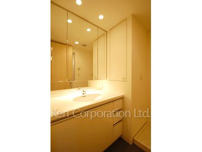 レジディア水道橋の写真 パウダールーム ※11階の同じ間取タイプを撮影。仕様が異なることがあります。