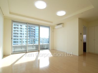 THE TOKYO TOWERS(賃貸専用部分)の写真 居室（LDなど） ※17階の同じ間取タイプを撮影。仕様が異なることがあります。