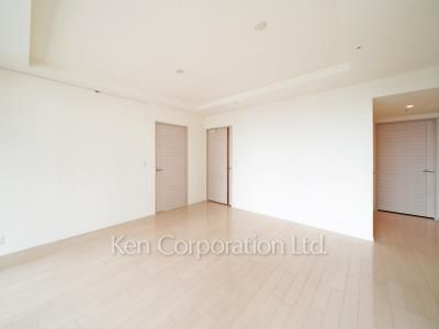 THE TOKYO TOWERS(賃貸専用部分)の写真 居室（LDなど） ※20階の同じ間取タイプを撮影。仕様が異なることがあります。