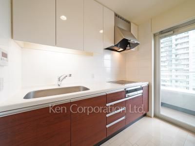 THE TOKYO TOWERS(賃貸専用部分)の写真 キッチン ※20階の同じ間取タイプを撮影。仕様が異なることがあります。