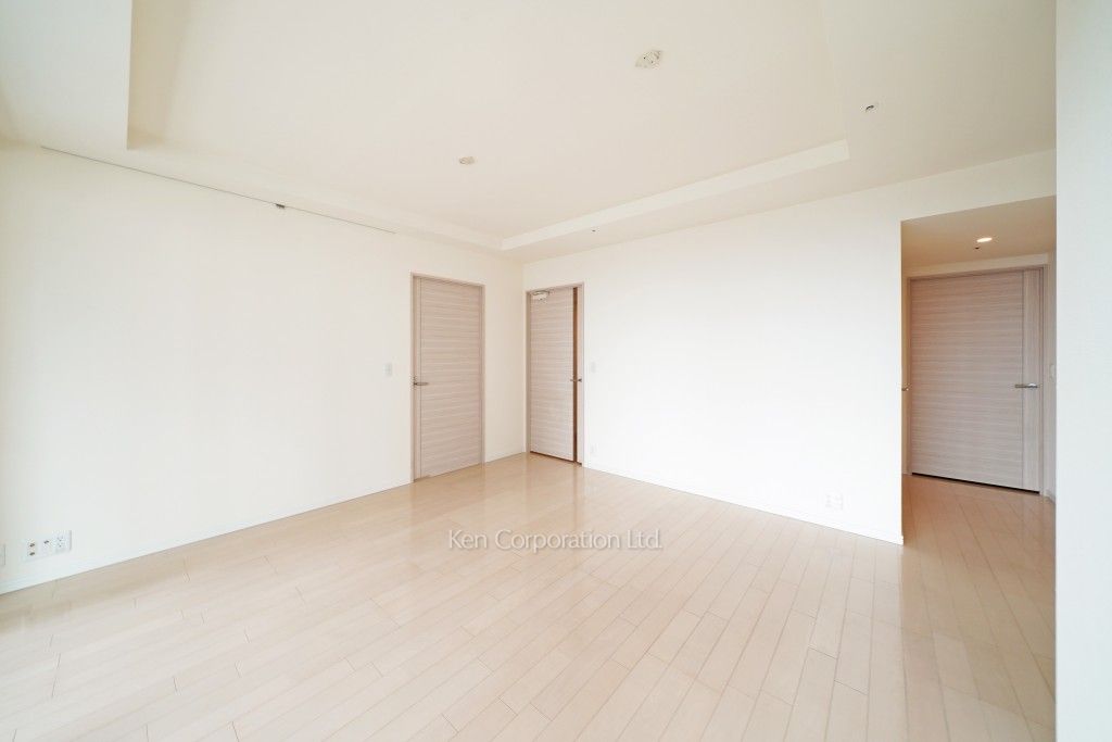 THE TOKYO TOWERS(賃貸専用部分)の写真 居室（LDなど） ※20階の同じ間取タイプを撮影。仕様が異なることがあります。