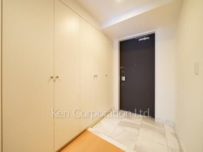 THE TOKYO TOWERS(賃貸専用部分)の写真 玄関 ※10階の同じ間取タイプを撮影。仕様が異なることがあります。