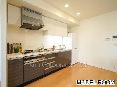 THE TOKYO TOWERS(賃貸専用部分)の写真 キッチン　※MODEL ROOM ※10階の同じ間取タイプを撮影。仕様が異なることがあります。