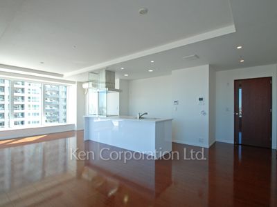 THE TOKYO TOWERS(賃貸専用部分)の写真 居室（LDなど） ※29階の同じ間取タイプを撮影。仕様が異なることがあります。