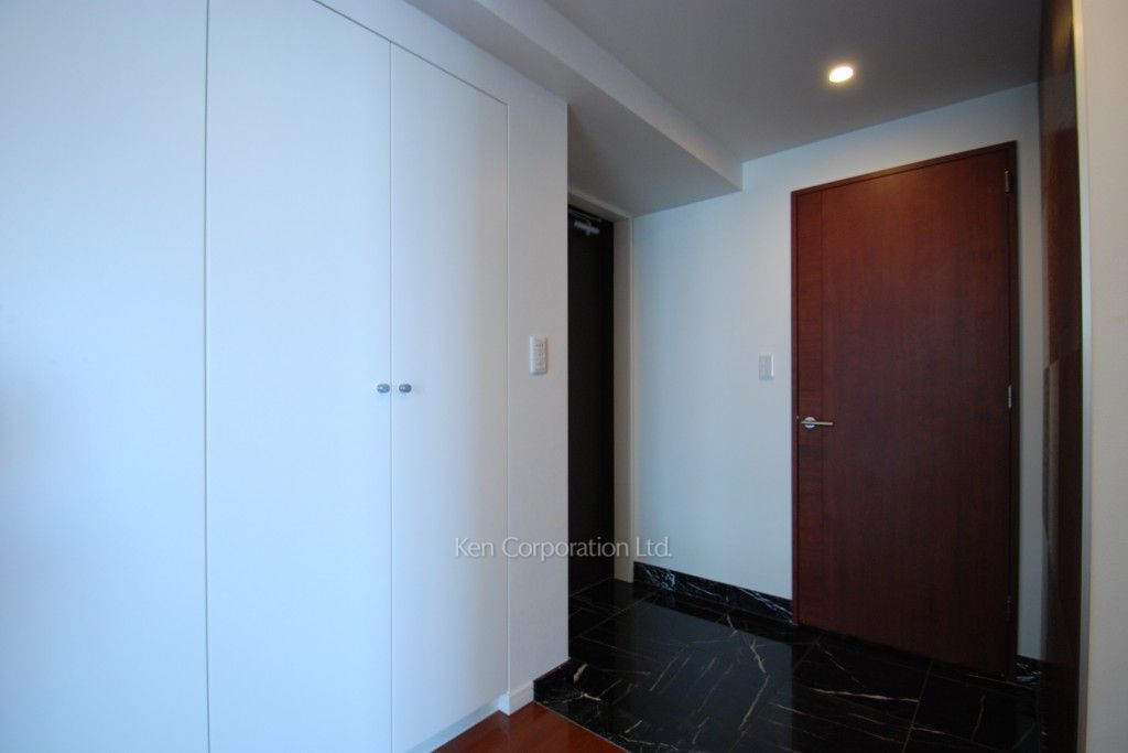 THE TOKYO TOWERS(賃貸専用部分)の写真 玄関 ※29階の同じ間取タイプを撮影。仕様が異なることがあります。