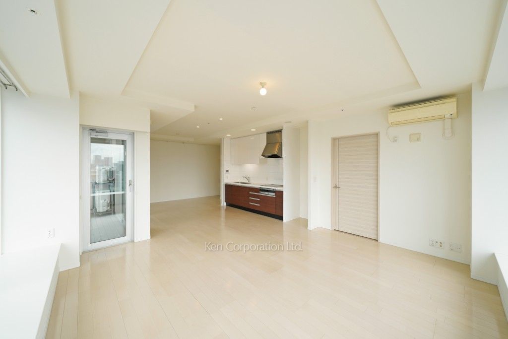 THE TOKYO TOWERS(賃貸専用部分)の写真 居室（LDなど） ※14階の同じ間取タイプを撮影。仕様が異なることがあります。