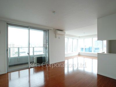 居室（LDなど） ※15階の同じ間取タイプを撮影。仕様が異なることがあります。