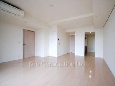 THE TOKYO TOWERS(賃貸専用部分)の写真 居室（LDなど） ※20階の同じ間取タイプを撮影。仕様が異なることがあります。