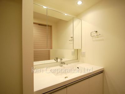 THE TOKYO TOWERS(賃貸専用部分)の写真 パウダールーム ※20階の同じ間取タイプを撮影。仕様が異なることがあります。