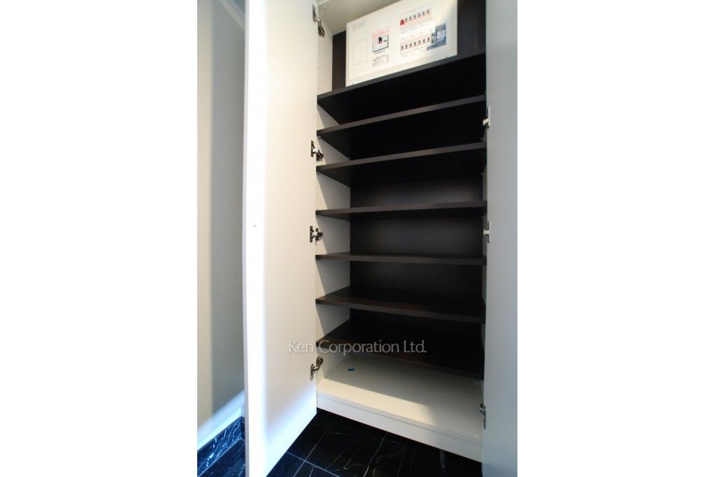 THE TOKYO TOWERS(賃貸専用部分)の写真 シューズクローゼット ※29階の同じ間取タイプを撮影。仕様が異なることがあります。