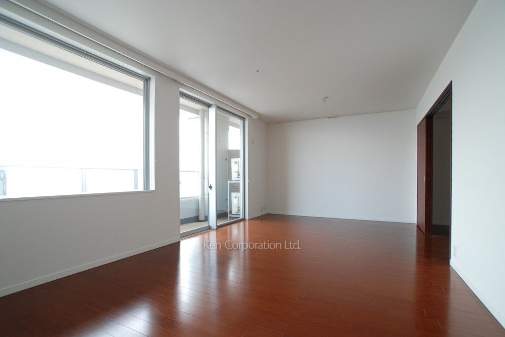 THE TOKYO TOWERS(賃貸専用部分)の写真 居室（LDなど） ※29階の同じ間取タイプを撮影。仕様が異なることがあります。