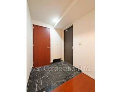 THE TOKYO TOWERS(賃貸専用部分)の写真 玄関 ※29階の同じ間取タイプを撮影。仕様が異なることがあります。