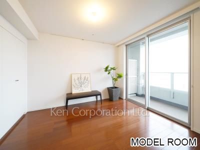 THE TOKYO TOWERS(賃貸専用部分)の写真 ベッドルーム　※MODEL ROOM ※29階の同じ間取タイプを撮影。仕様が異なることがあります。