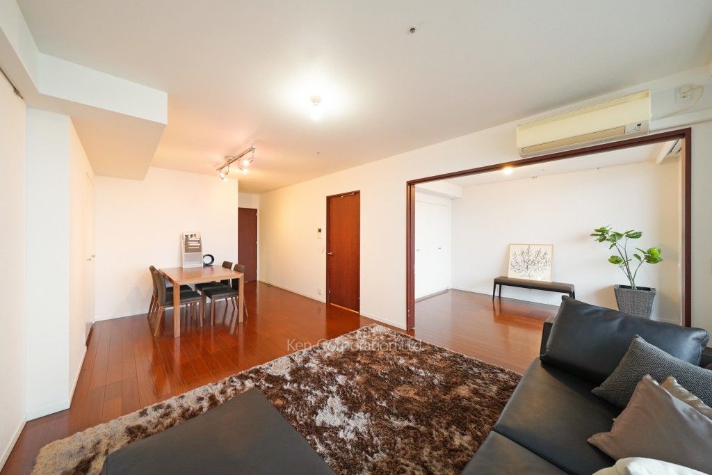 THE TOKYO TOWERS(賃貸専用部分)の写真 居室（LDなど）　※MODEL ROOM ※29階の同じ間取タイプを撮影。仕様が異なることがあります。