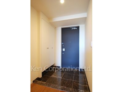 THE TOKYO TOWERS(賃貸専用部分)の写真 玄関 ※28階の同じ間取タイプを撮影。仕様が異なることがあります。