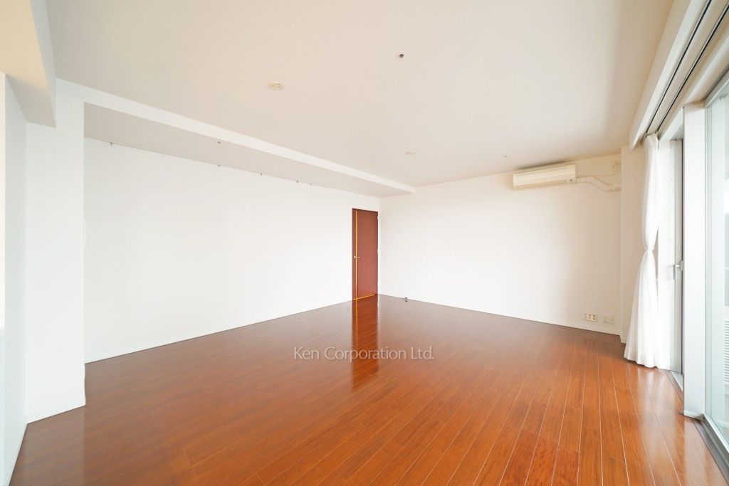 THE TOKYO TOWERS(賃貸専用部分)の写真 居室（LDなど） ※21階の同じ間取タイプを撮影。仕様が異なることがあります。