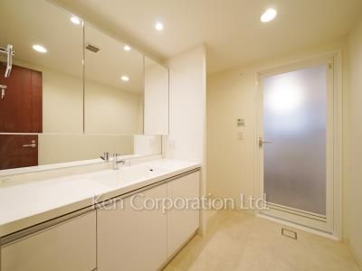 THE TOKYO TOWERS(賃貸専用部分)の写真 パウダールーム ※21階の同じ間取タイプを撮影。仕様が異なることがあります。