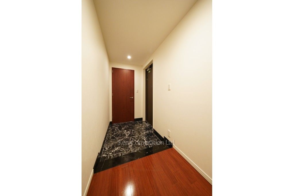 THE TOKYO TOWERS(賃貸専用部分)の写真 玄関 ※21階の同じ間取タイプを撮影。仕様が異なることがあります。