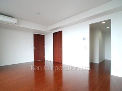 THE TOKYO TOWERS(賃貸専用部分)の写真 居室（LDなど） ※29階の同じ間取タイプを撮影。仕様が異なることがあります。