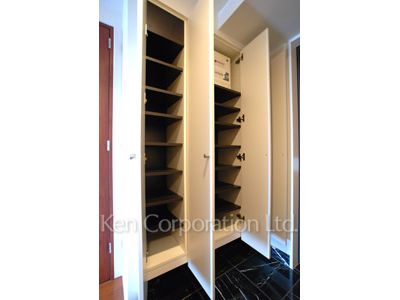 THE TOKYO TOWERS(賃貸専用部分)の写真 シューズクローゼット ※29階の同じ間取タイプを撮影。仕様が異なることがあります。