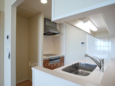 THE TOKYO TOWERS(賃貸専用部分)の写真 キッチン ※27階の同じ間取タイプを撮影。仕様が異なることがあります。