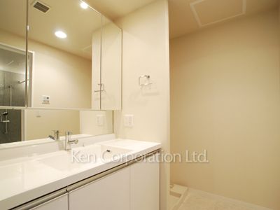 THE TOKYO TOWERS(賃貸専用部分)の写真 パウダールーム ※27階の同じ間取タイプを撮影。仕様が異なることがあります。