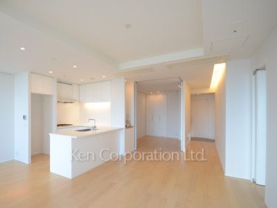 パークアクシス青山一丁目タワーの写真 リビングダイニング ※28階の同じ間取タイプを撮影。仕様が異なることがあります。