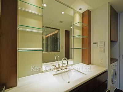 パウダールーム