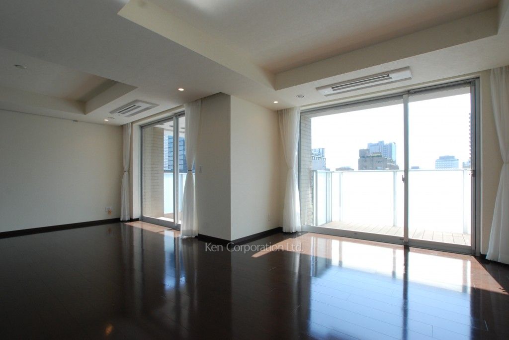 フォレセーヌ霊南坂レジデンスの写真 リビングダイニング