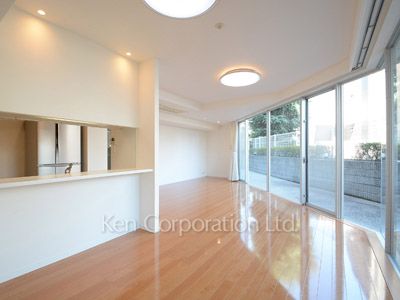 コスモリード南麻布の写真 居室（LDなど）