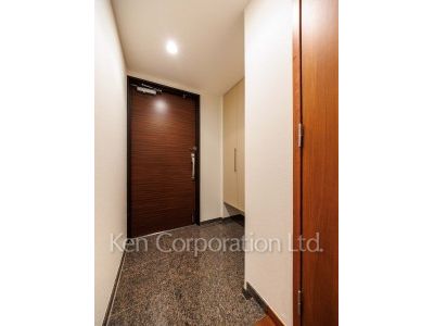 プライムアーバン新宿夏目坂タワーレジデンスの写真 玄関