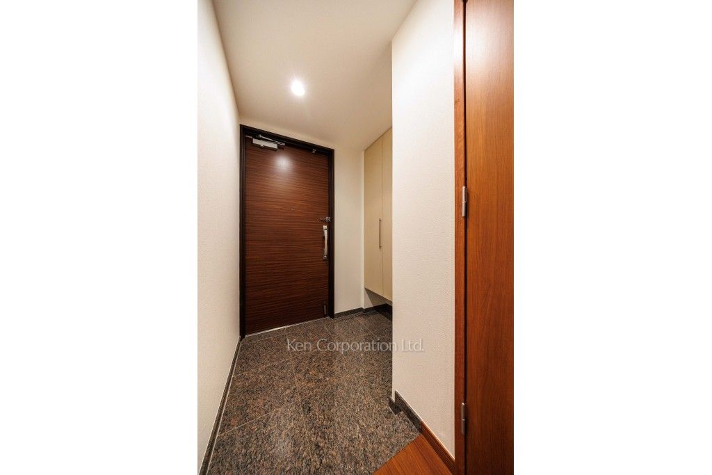 プライムアーバン新宿夏目坂タワーレジデンスの写真 玄関