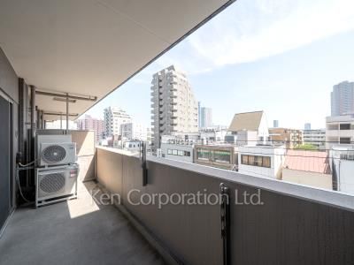 プライムアーバン新宿夏目坂タワーレジデンスの写真 バルコニー