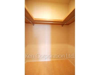 ウォークインクローゼット ※12階の同じ間取タイプを撮影。仕様が異なることがあります。