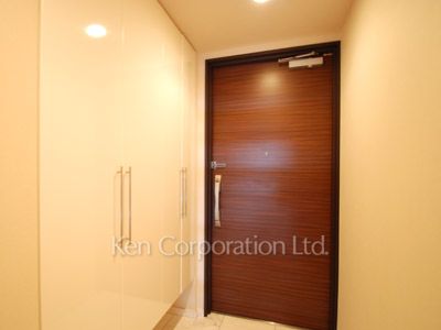 玄関 ※12階の同じ間取タイプを撮影。仕様が異なることがあります。