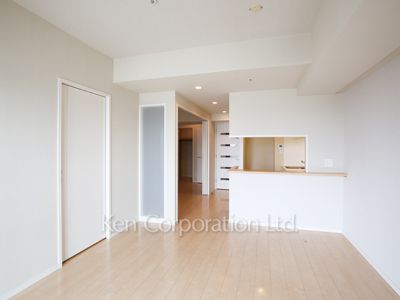 プライムアーバン新宿夏目坂タワーレジデンスの写真 リビングダイニング ※16階の同じ間取タイプを撮影。仕様が異なることがあります。