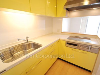 プライムアーバン新宿夏目坂タワーレジデンスの写真 キッチン ※12階の同じ間取タイプを撮影。仕様が異なることがあります。