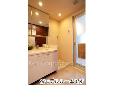 プライムアーバン新宿夏目坂タワーレジデンスの写真 パウダールーム ※19階の同じ間取タイプを撮影。仕様が異なることがあります。