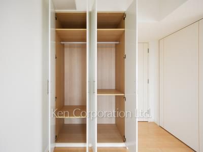 プライムアーバン新宿夏目坂タワーレジデンスの写真 クローゼット ※20階の同じ間取タイプを撮影。仕様が異なることがあります。