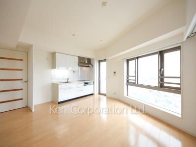 プライムアーバン新宿夏目坂タワーレジデンスの写真 居室（LDなど） ※20階の同じ間取タイプを撮影。仕様が異なることがあります。