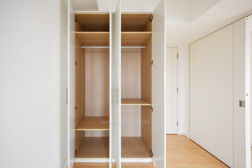 プライムアーバン新宿夏目坂タワーレジデンスの写真 クローゼット ※20階の同じ間取タイプを撮影。仕様が異なることがあります。